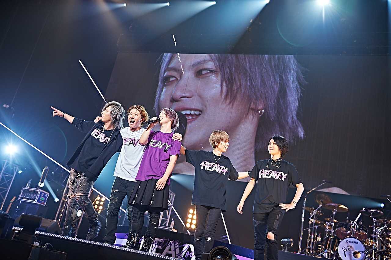 SuG「HEAVY POSITIVE ROCK」東京・日本武道館公演の様子。（提供：ポニーキャニオン）