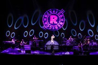 REBECCA「REBECCA LIVE TOUR 2017」東京・日本武道館公演2日目の様子。（撮影：上飯坂一）