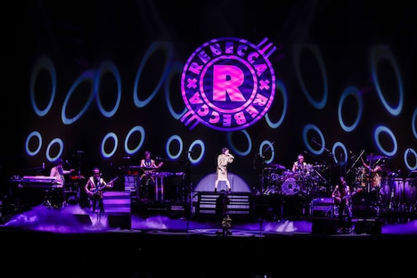 REBECCA「REBECCA LIVE TOUR 2017」東京・日本武道館公演2日目の様子。（撮影：上飯坂一）