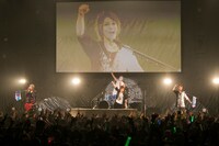 ゴールデンボンバー