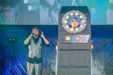 コーイチと、ダーツの的役の歌広場淳。