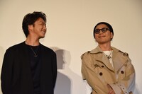 左からTAKAHIRO、登坂広臣。