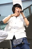 マヒロ（撮影：小坂茂雄）