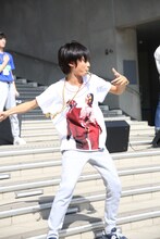 ソロダンスを踊るジョー。（撮影：小坂茂雄）