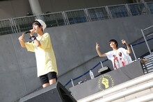 手前からトーマ、ジョー。（撮影：小坂茂雄）