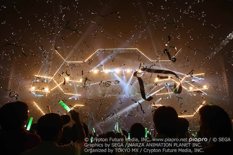 「メルト」でテープが放たれた瞬間。