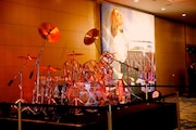 「EVENING WITH YOSHIKI 2017」で展示されたクリスタルドラム。