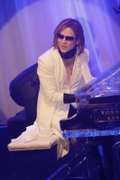 YOSHIKI