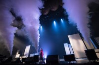 林原めぐみ「林原めぐみ 1st LIVE -あなたに会いに来て-」の様子。