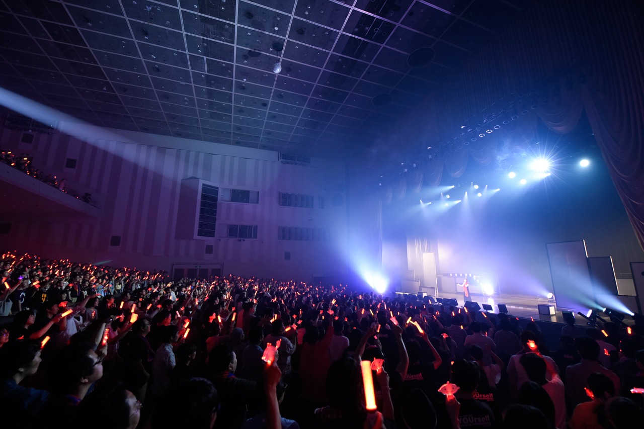 林原めぐみ「林原めぐみ 1st LIVE -あなたに会いに来て-」の様子。