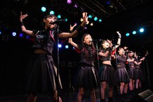 東京女子流「ヒマワリと星屑」を歌う桜エビ～ず。