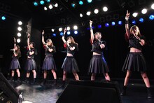桜エビ～ず ワンマンライブ 神奈川・Yokohama Bay Hall公演の様子。