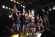 桜エビ～ず ワンマンライブ 神奈川・Yokohama Bay Hall公演の様子。