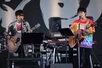 スガシカオとコラボする高橋優。