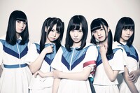 ヲルタナティヴ。左から2番目が未夢、右端が三島凛。