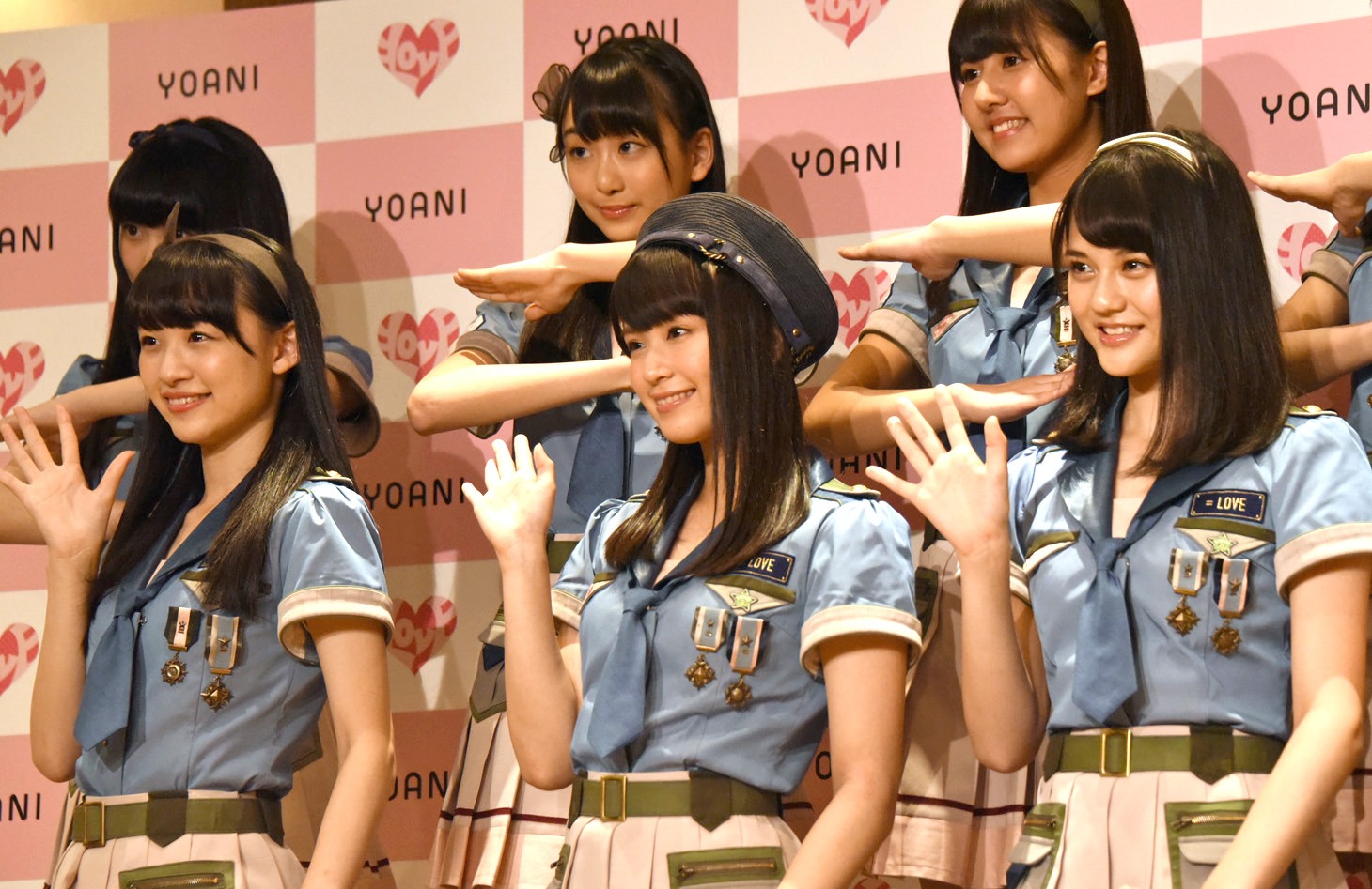 左から音嶋莉沙、佐々木舞香、高松瞳。