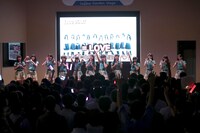 =LOVEデビューシングル「=LOVE」発売記念ミニライブの様子。（撮影：久保貴弘）