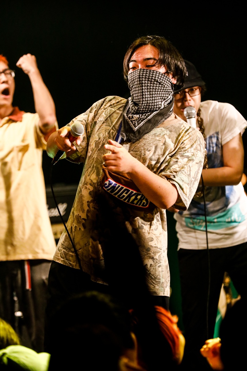 先輩（Photo by HAJIME KAMIIISAKA）