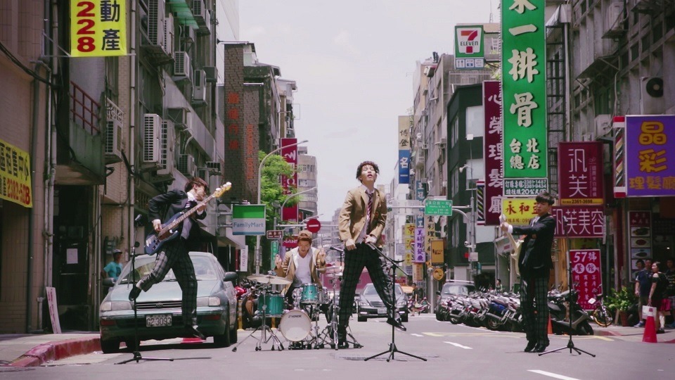 noovy「Garage」MVのワンシーン。