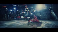 「『Destiny 2』Live Action Dance Trailer "Freestyle Playground"」ムービーのワンシーン。