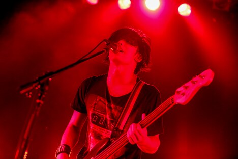 田淵智也（B）（Photo by Viola Kam [V’z Twinkle]）