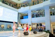 Luce Twinkle Wink☆「Fight on!」リリース記念イベント 東京・池袋サンシャインシティ噴水広場公演の様子。（撮影：マツモトタカユキ）