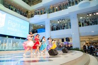 Luce Twinkle Wink☆「Fight on!」リリース記念イベント 東京・池袋サンシャインシティ噴水広場公演の様子。（撮影：マツモトタカユキ）