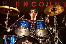 高村佳秀（Dr / BLUE ENCOUNT）（撮影：鈴木公平）