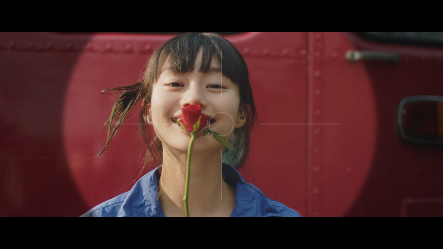 「であうにあうMOVIE『雨、のち、秋、冬。』」のワンシーン。