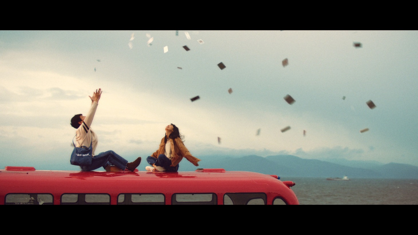 「であうにあうMOVIE『雨、のち、秋、冬。』」のワンシーン。