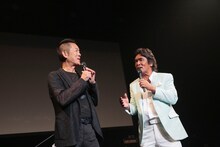 左から三遊亭円楽、松崎しげる。