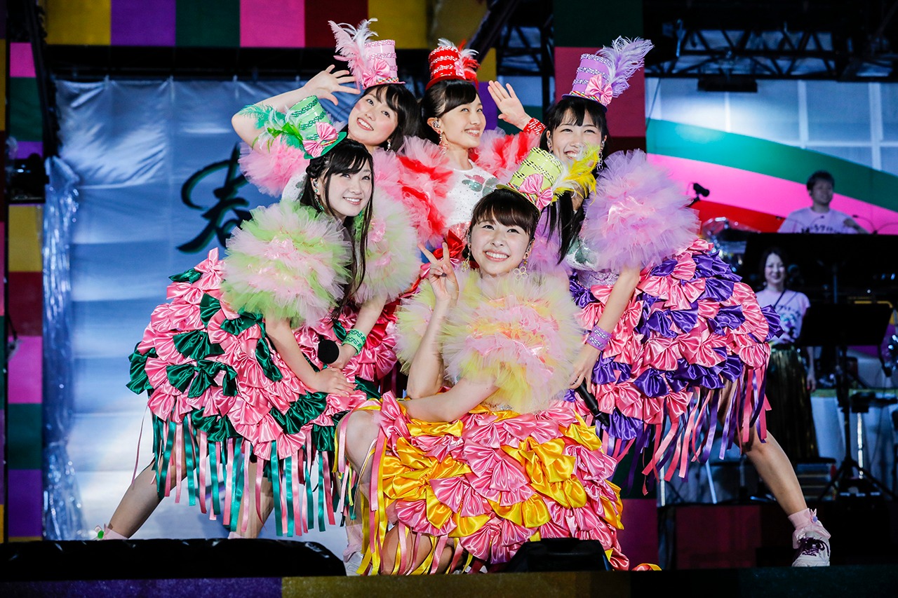 ももいろクローバーZ「ももクロ春の一大事2017 in 富士見市～笑顔のチカラつなげるオモイ～」4月8日公演の様子。（Photo by HAJIME KAMIIISAKA+Z）