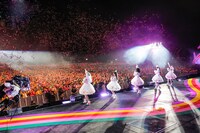 ももいろクローバーZ「ももクロ春の一大事2017 in 富士見市～笑顔のチカラつなげるオモイ～」4月8日公演の様子。（Photo by HAJIME KAMIIISAKA+Z）