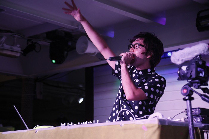 DJ和