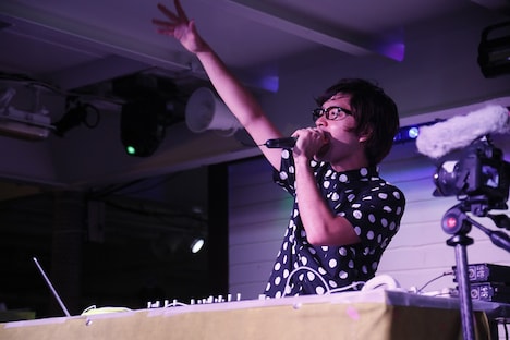 DJ和