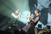 KREVAとMIYAVI。