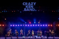 クレイジーケンバンド「CRAZY KEN BAND 20TH ATTACK! CKB[攻]」の様子。