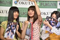 現地で食べたライチのおいしさを身振り手振りで説明する星名美怜（中央）。