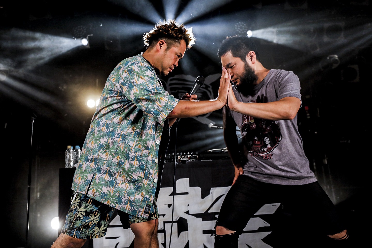 サイプレス上野とロベルト吉野（Photo by HAJIME KAMIIISAKA）