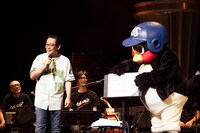 さだまさし（左）とつば九郎。