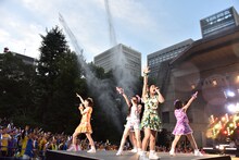 オープニングアクトのたこやきレインボー。