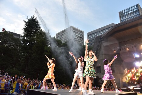 オープニングアクトのたこやきレインボー。