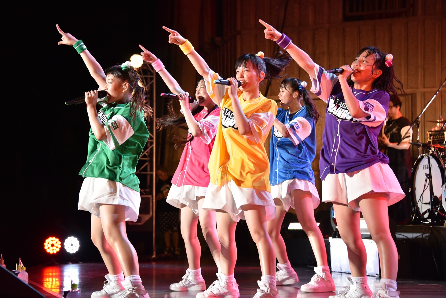 たこやきレインボー「オオサカアイドルフェスティバル2017」の様子。