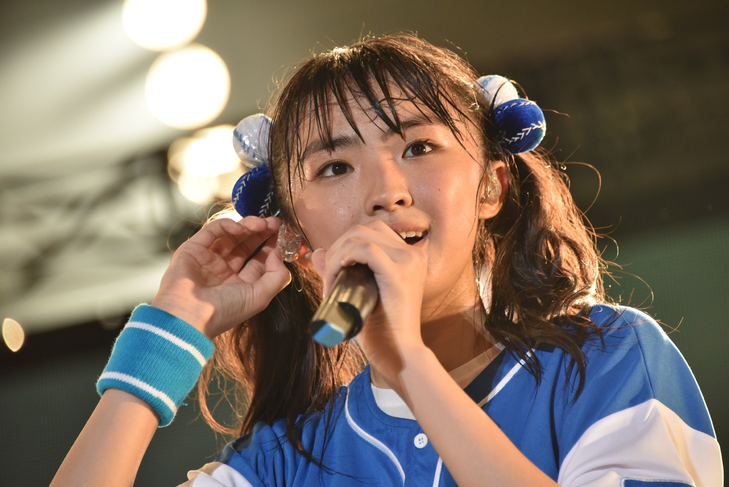 春名真依