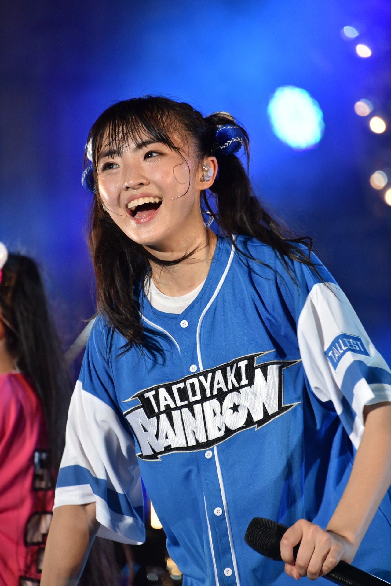 春名真依