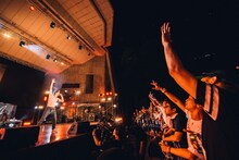 般若のライブの様子。