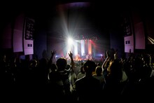 「植田真梨恵LIVE TOUR UTAUTAU vol.3」の様子。（撮影：竹谷さくら）