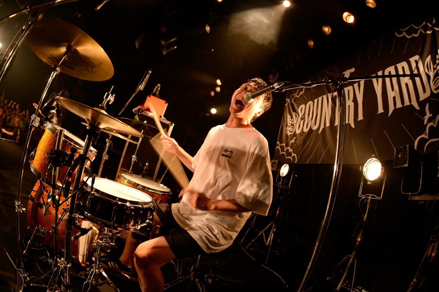 Masayuki Yamazaki（Dr / COUNTRY YARD）（撮影：半田安政[Showcase]）