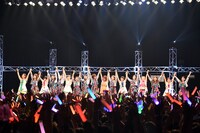 「NTT DOCOMO presents アンジュルムVSアップアップガールズ（仮） ～THANK YOU! DEAR MY FRIENDS～」の様子。