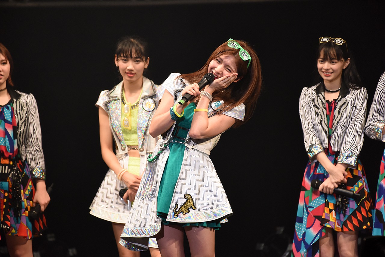 ジャンケンに敗れ「ごめんなちゃい」と謝罪する森咲樹（アップアップガールズ（仮））。